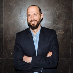 אפקט מסיכות הקורונה: עלייה בטיפולים האסתטיים סביב אזור העיניים